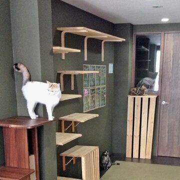 シックな雰囲気の空間でのんびりと