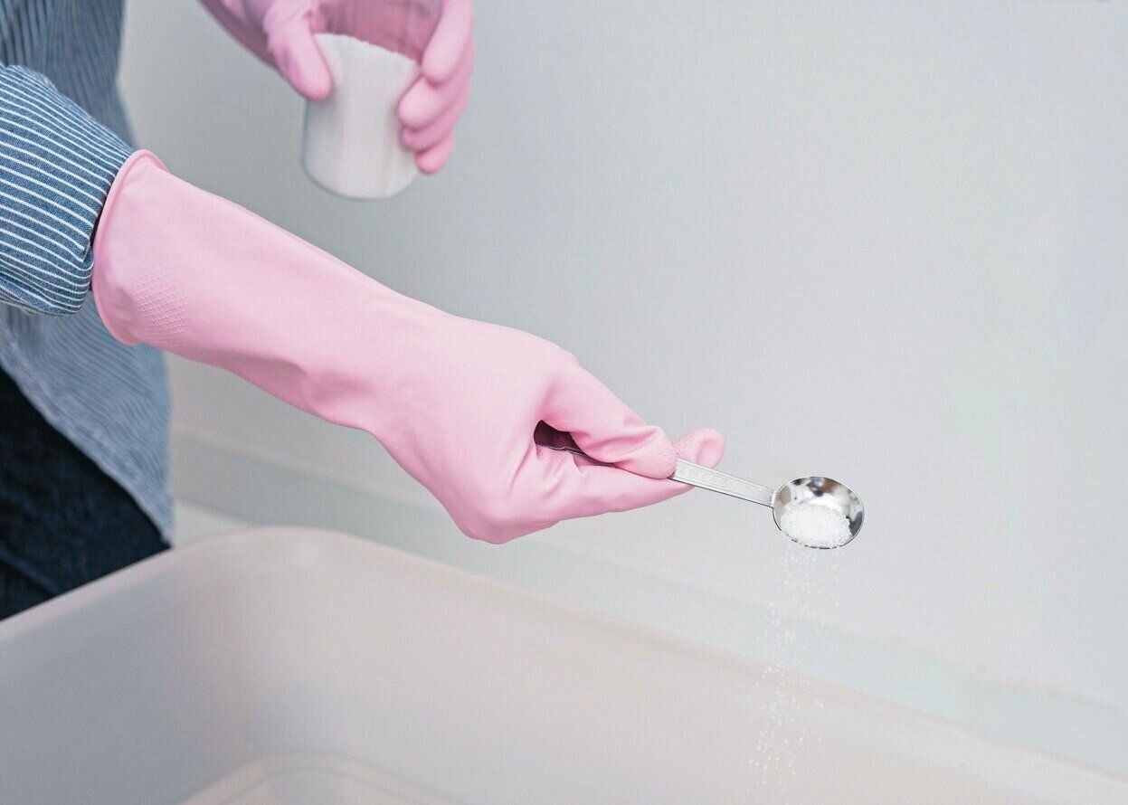 猫トイレにクエン酸を入れてつけ置く