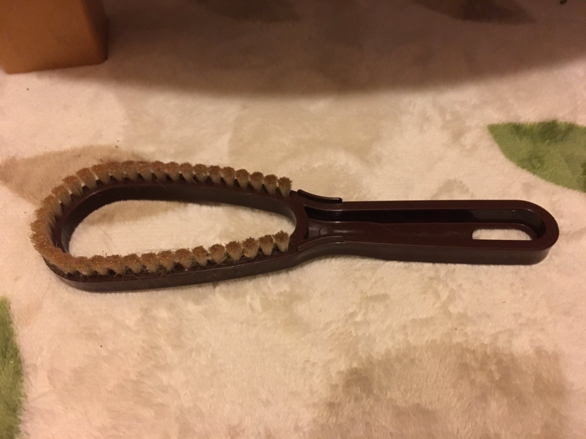 ダイソーの毛玉取りブラシ