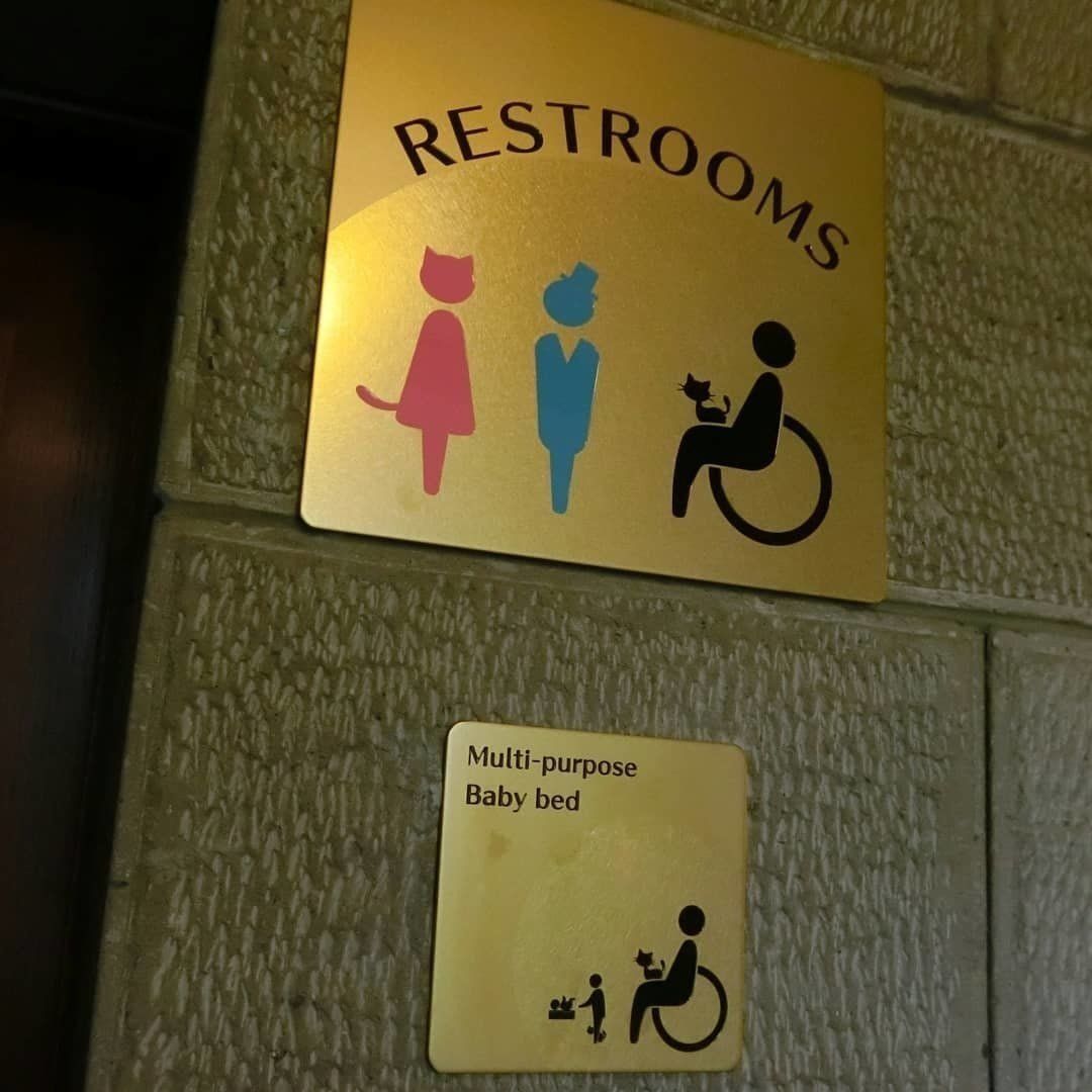 白い恋人パークのトイレ標識