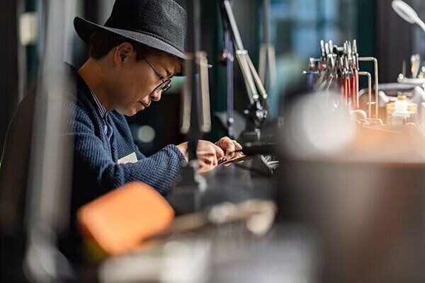 ジュエリー制作の風景