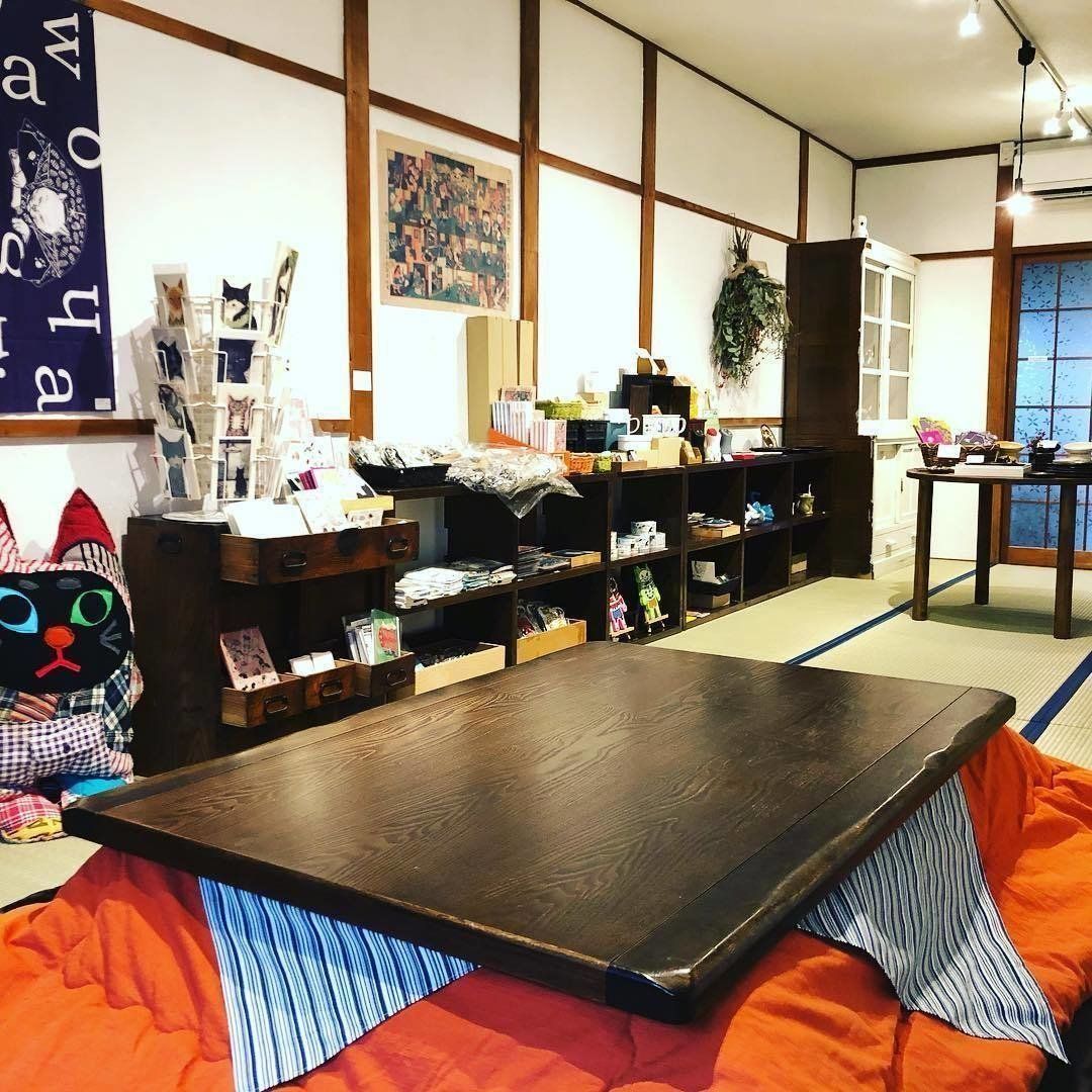 書肆 吾輩堂 店内