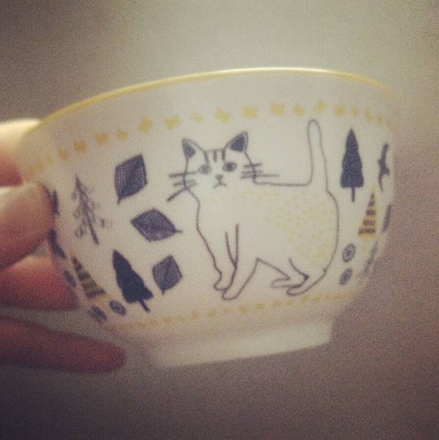 猫柄のお茶碗