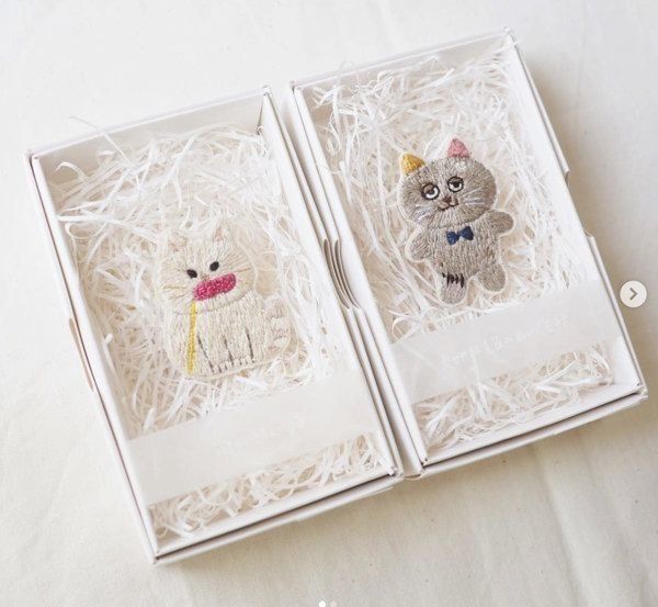 「neko to cotori -ネコとコトリ-」の猫の刺繍作品