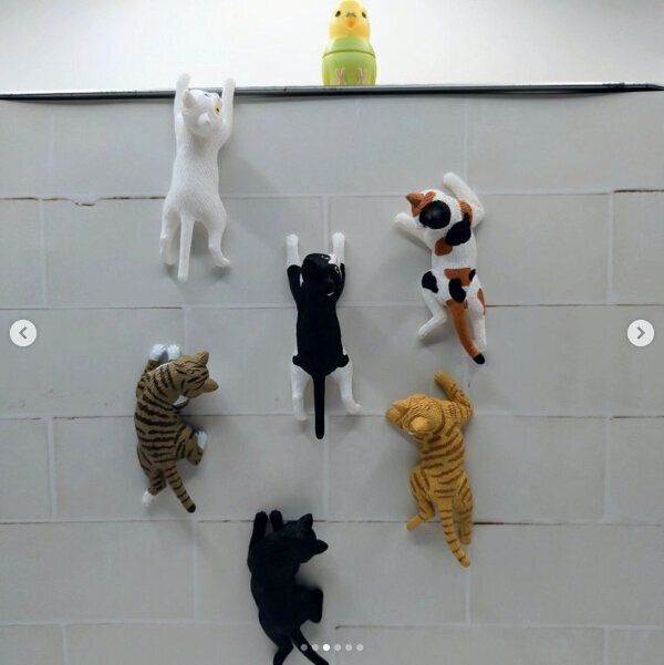 カプセルトイ「のぼる猫 マグネット」