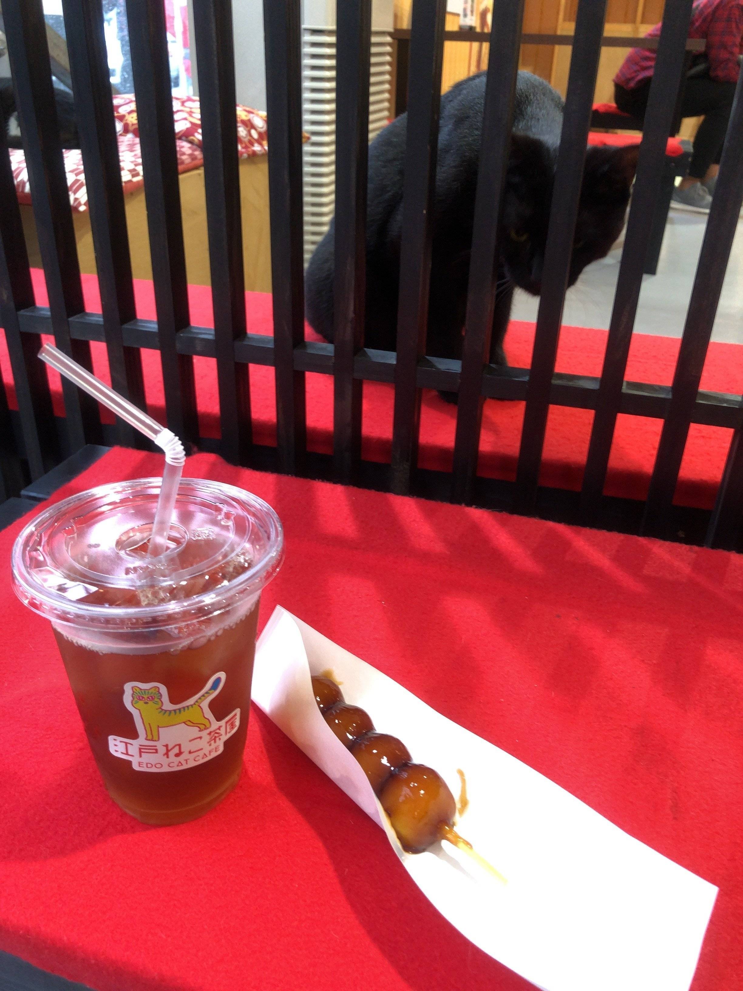 お団子とほうじ茶のカフェメニュー