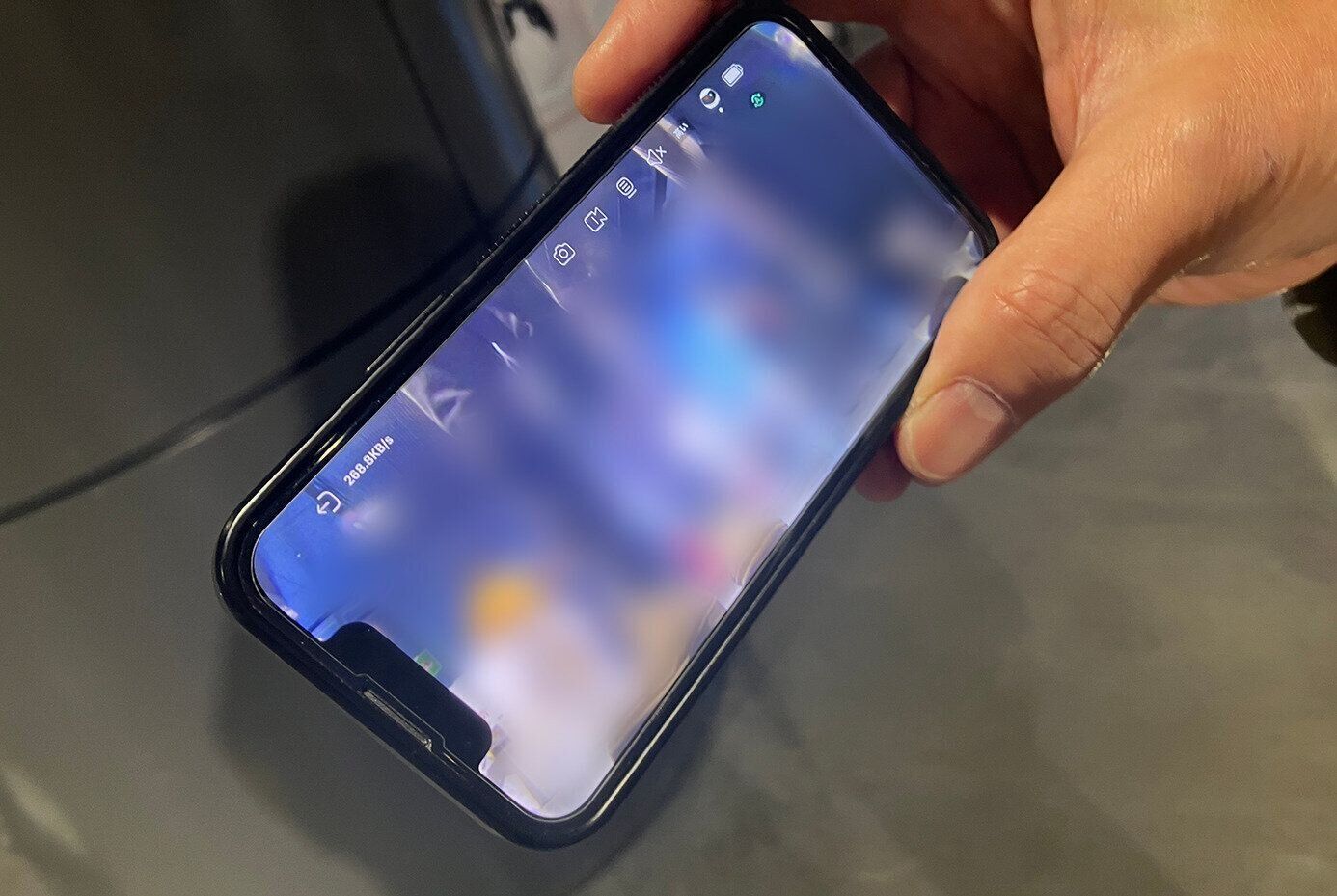 専用アプリをダウンロードすると、Wi-Fiを通して遠隔操作や、声かけができます。写真や動画の録画もできるので、いつもと違う愛猫の可愛い姿を撮れてしまうこともあるそうですよ！