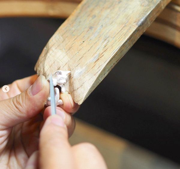 Arama Rootsの猫アクセサリー