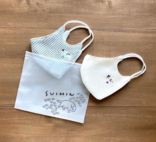 SUIMINさんの刺繍入り「洗えるファッションマスク」