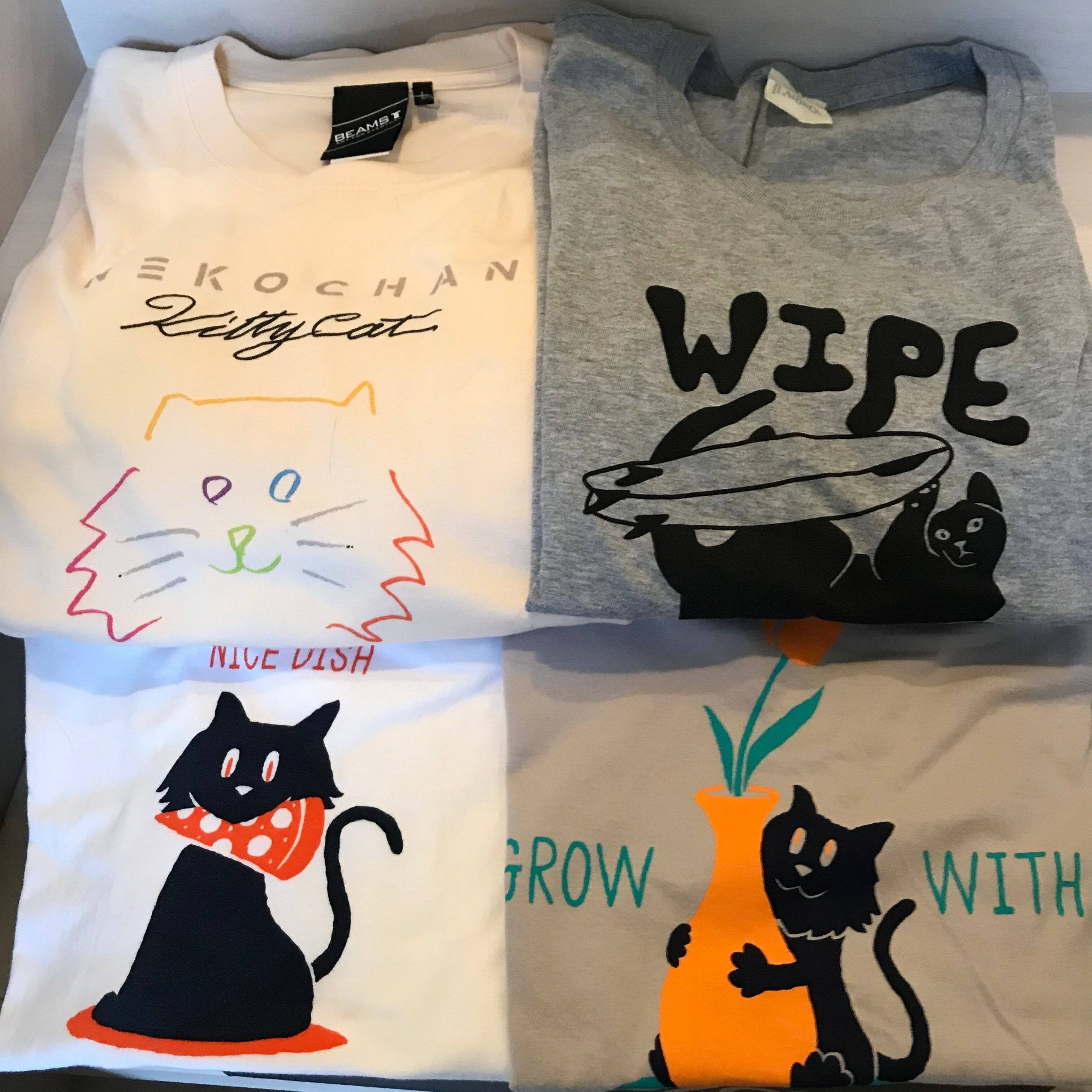 猫のTシャツ