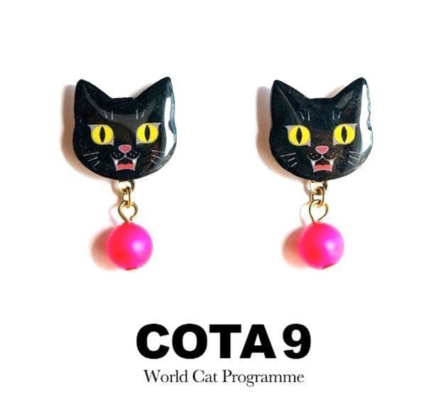 ハンドメイドの猫アクセサリー