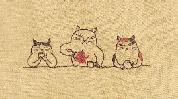 お茶会を開く猫たち