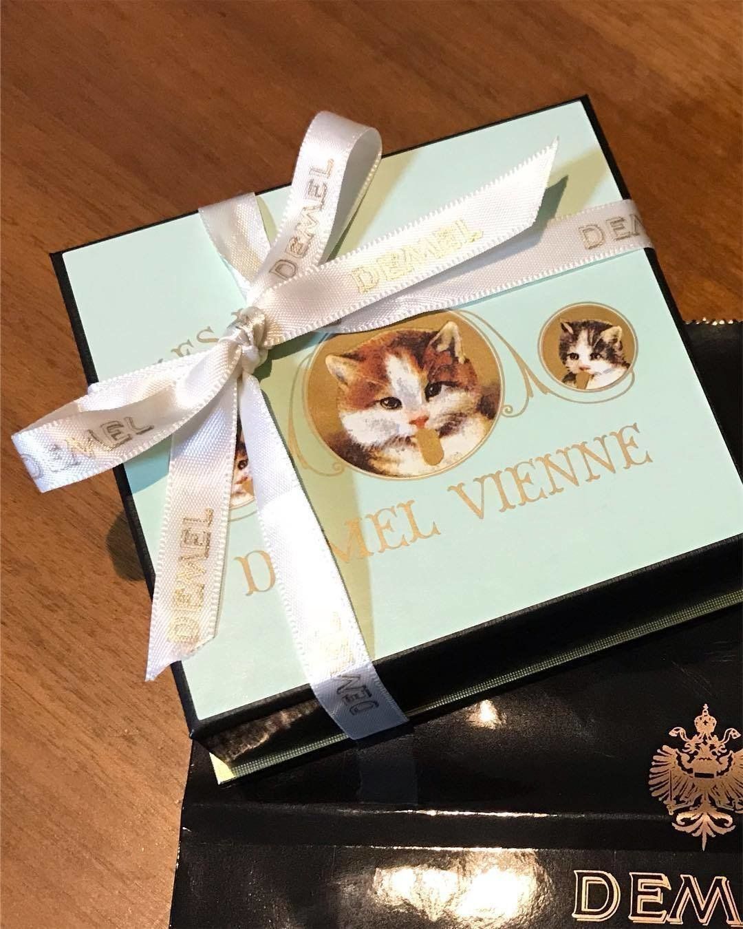 デメルのソリッドチョコ 猫ラベル