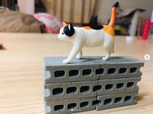 カプセルトイ「歩く猫」