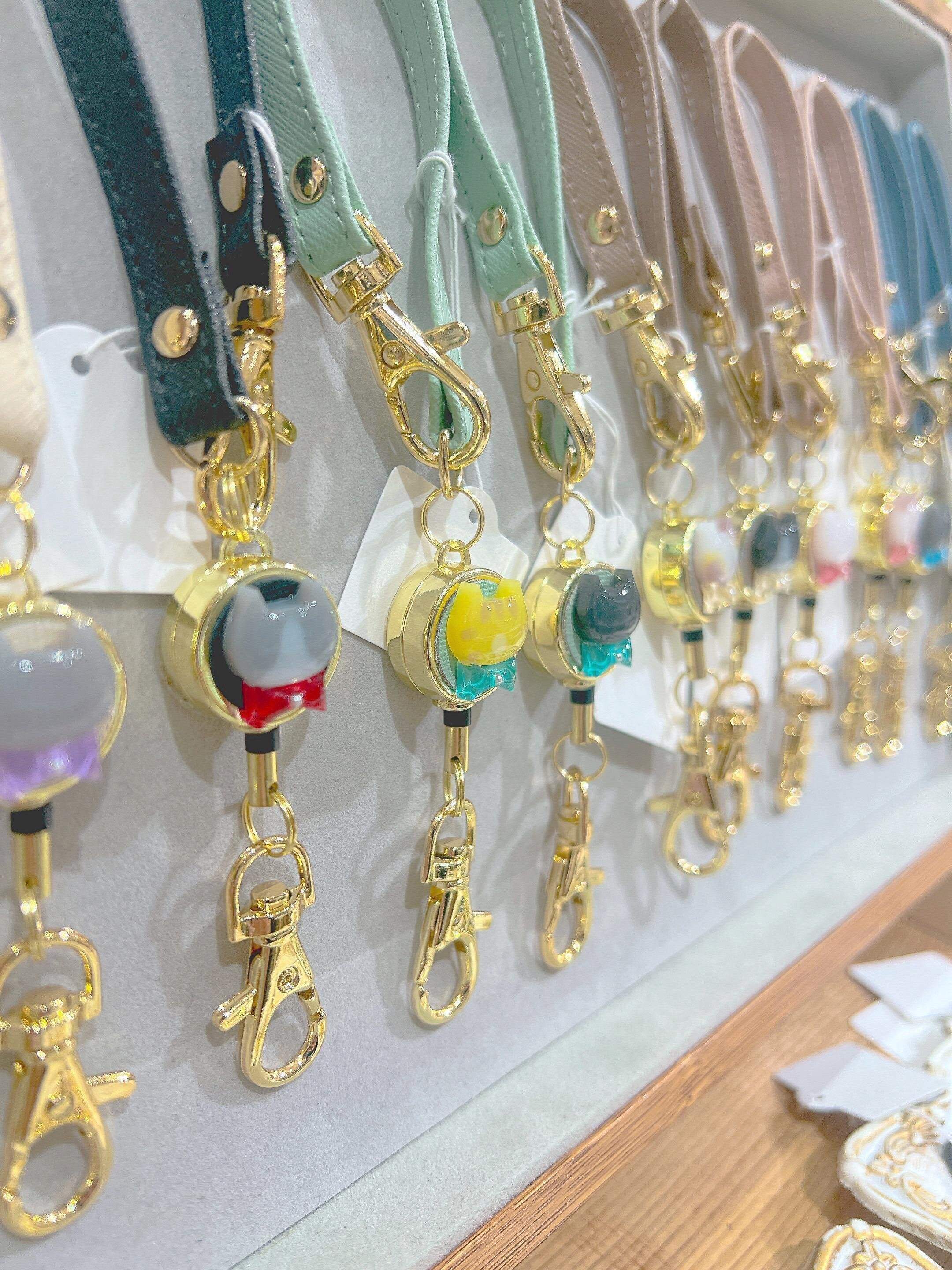 陶器にみえるにゃんこブローチRunon作品