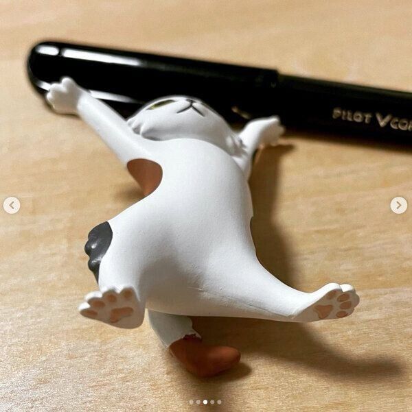 カプセルトイ「ネコのペンおき６」