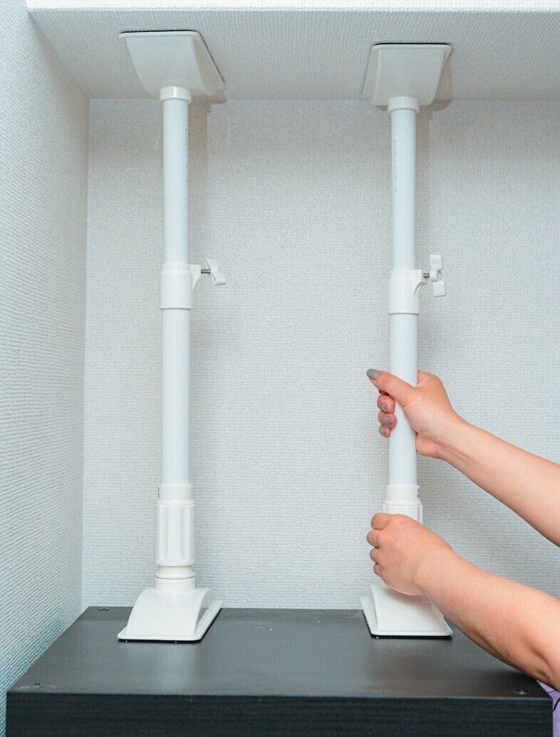 家具転倒防止の突っ張り棒