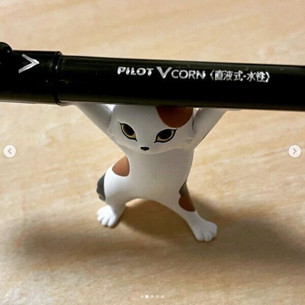 カプセルトイ「ネコのペンおき６」