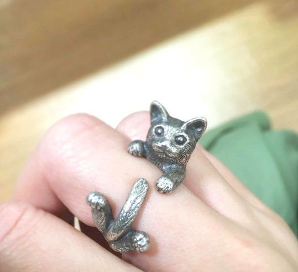 Arama Rootsの猫アクセサリー