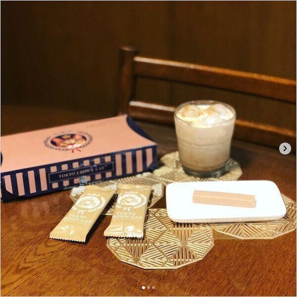 「TOKYO CROWN CAT」のロイヤルミルクティーウエハース