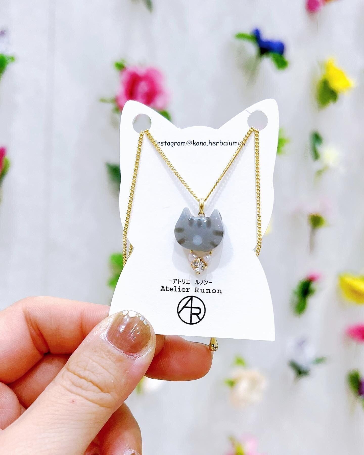 陶器にみえるにゃんこブローチRunon作品