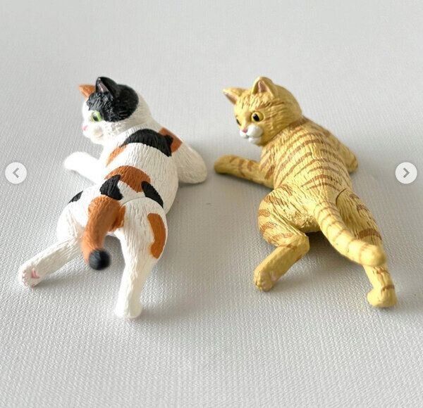 カプセルトイ「のぼる猫 マグネット」