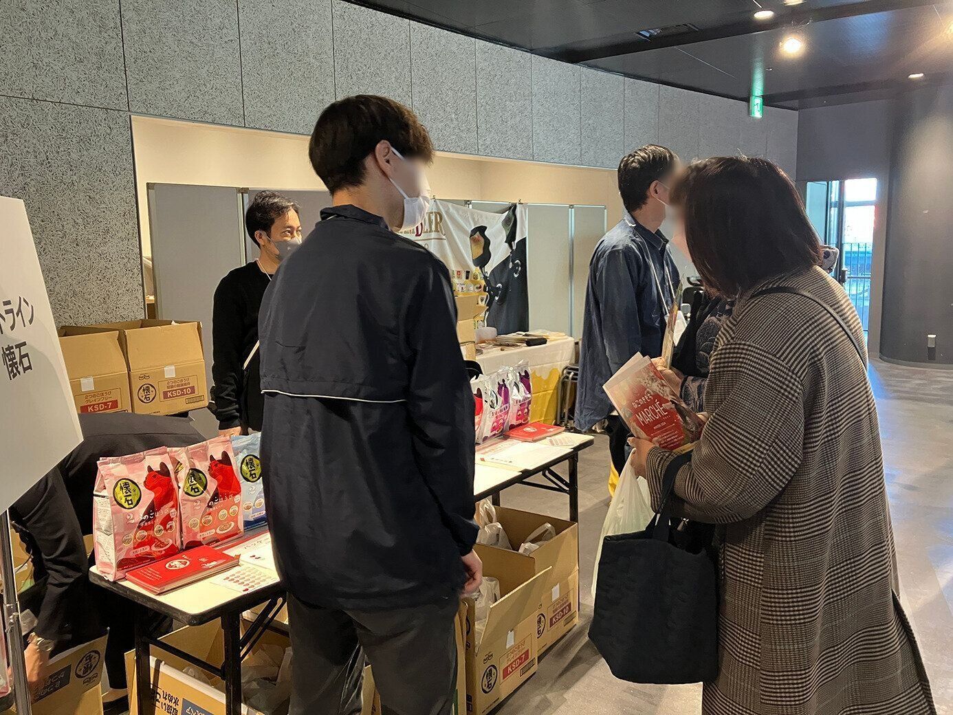 愛猫の好みや状態にあわせて、ぴったりのフードを選んでいただきました