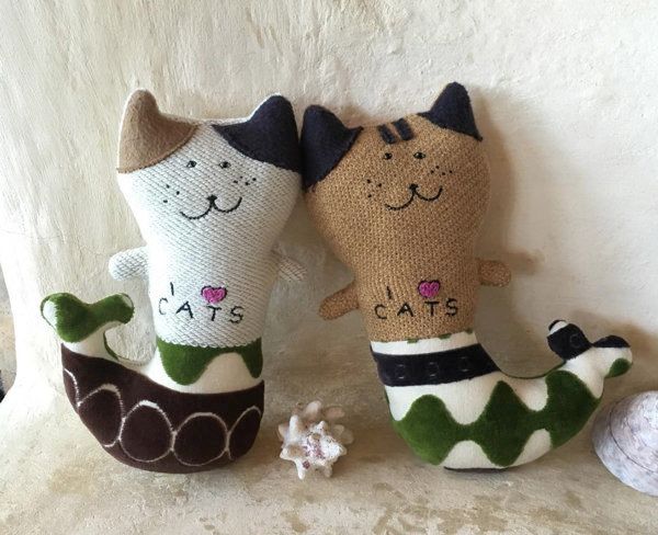 かわいい猫のぬいぐるみ