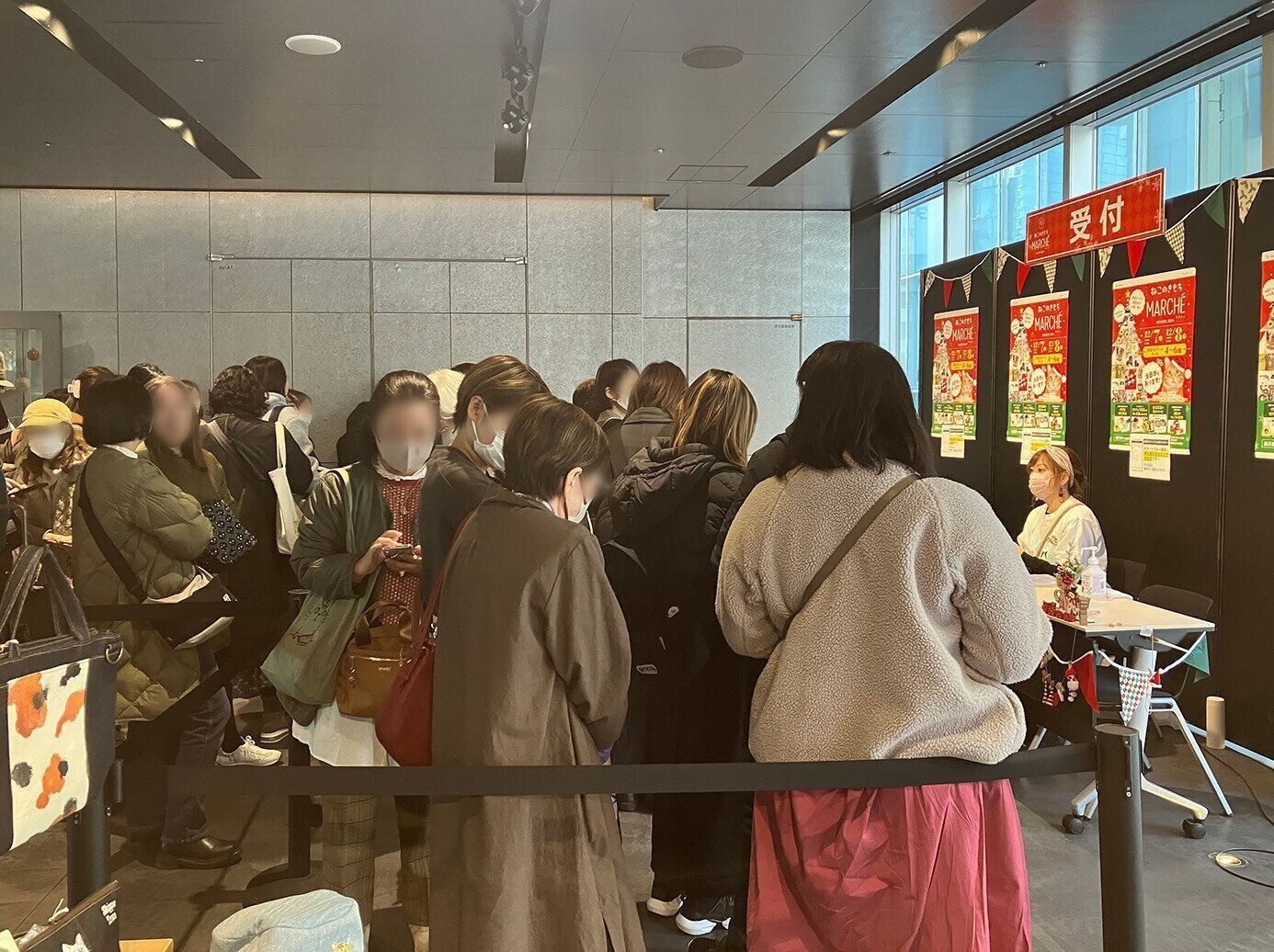 開場前から受付には行列が！寒い中ご来場いただきありがとうございます。