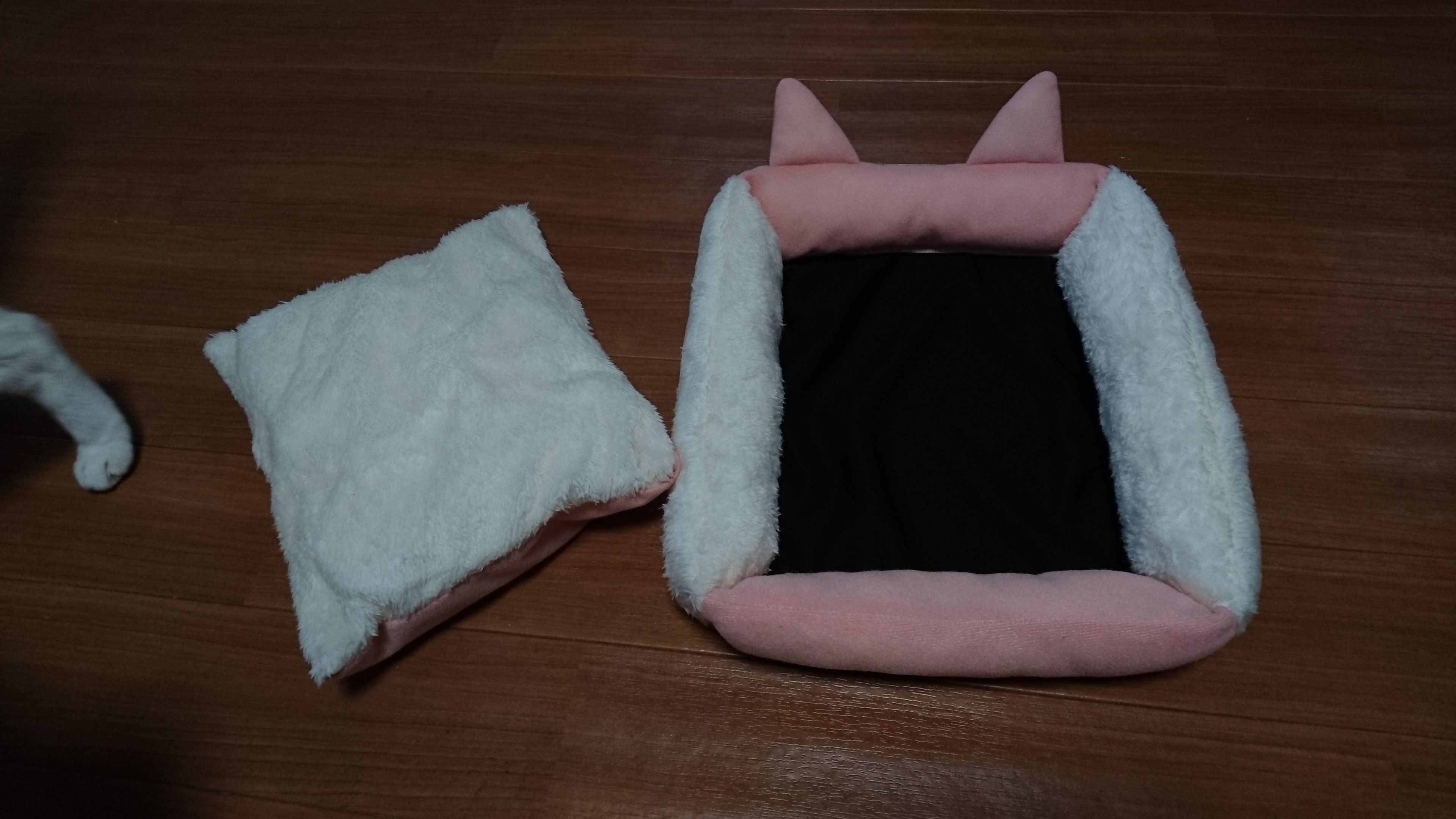 ふかふかねこベッドのフレームとクッション