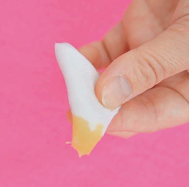 獣医師監修 猫に耳掃除は必要 頻度や方法 動画 グッズを紹介 ねこのきもちweb Magazine