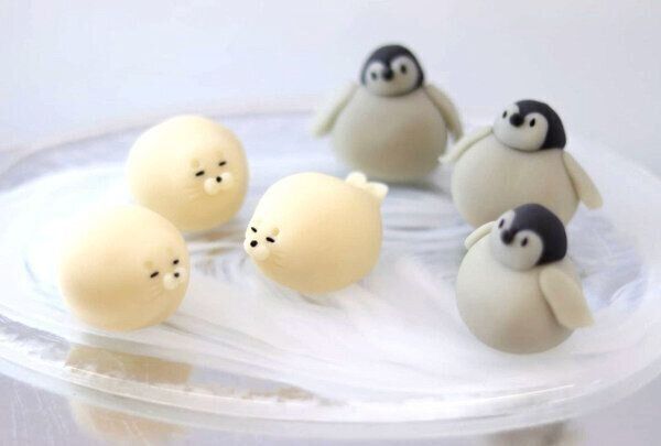 あざらしと赤ちゃんペンギンの練り切り