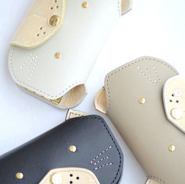 猫モチーフの革小物