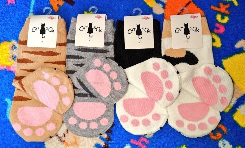 猫モチーフのソックス