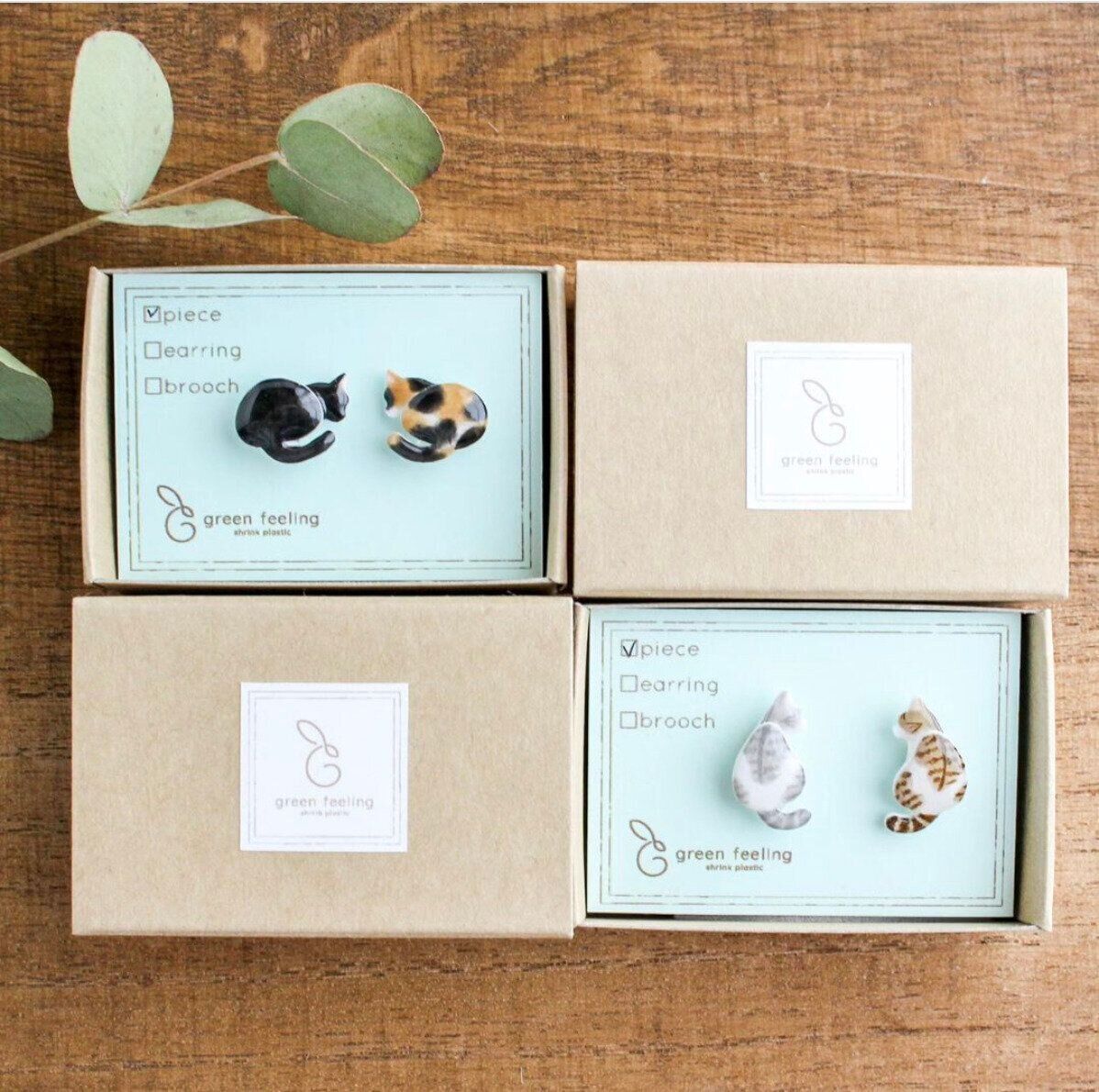 まあるい背中の猫ピアス