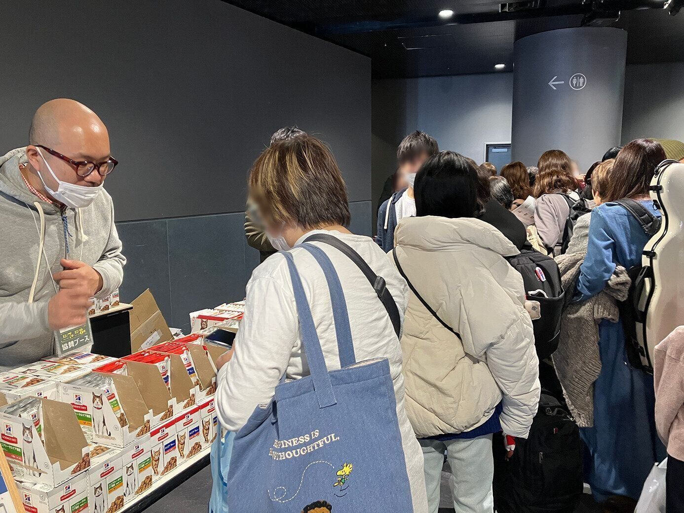 スタッフが愛猫について伺いながらオススメ！