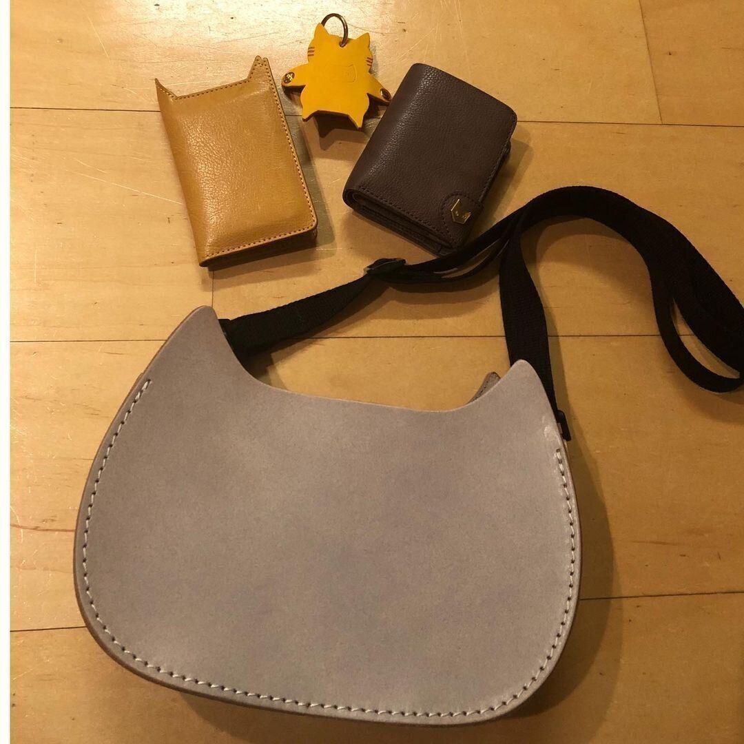 猫型ポシェットのブルーカラーバージョン