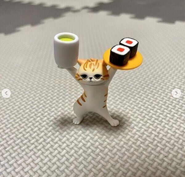 カプセルトイ「ネコのペンおき６」