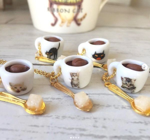 猫モチーフのアクセサリー