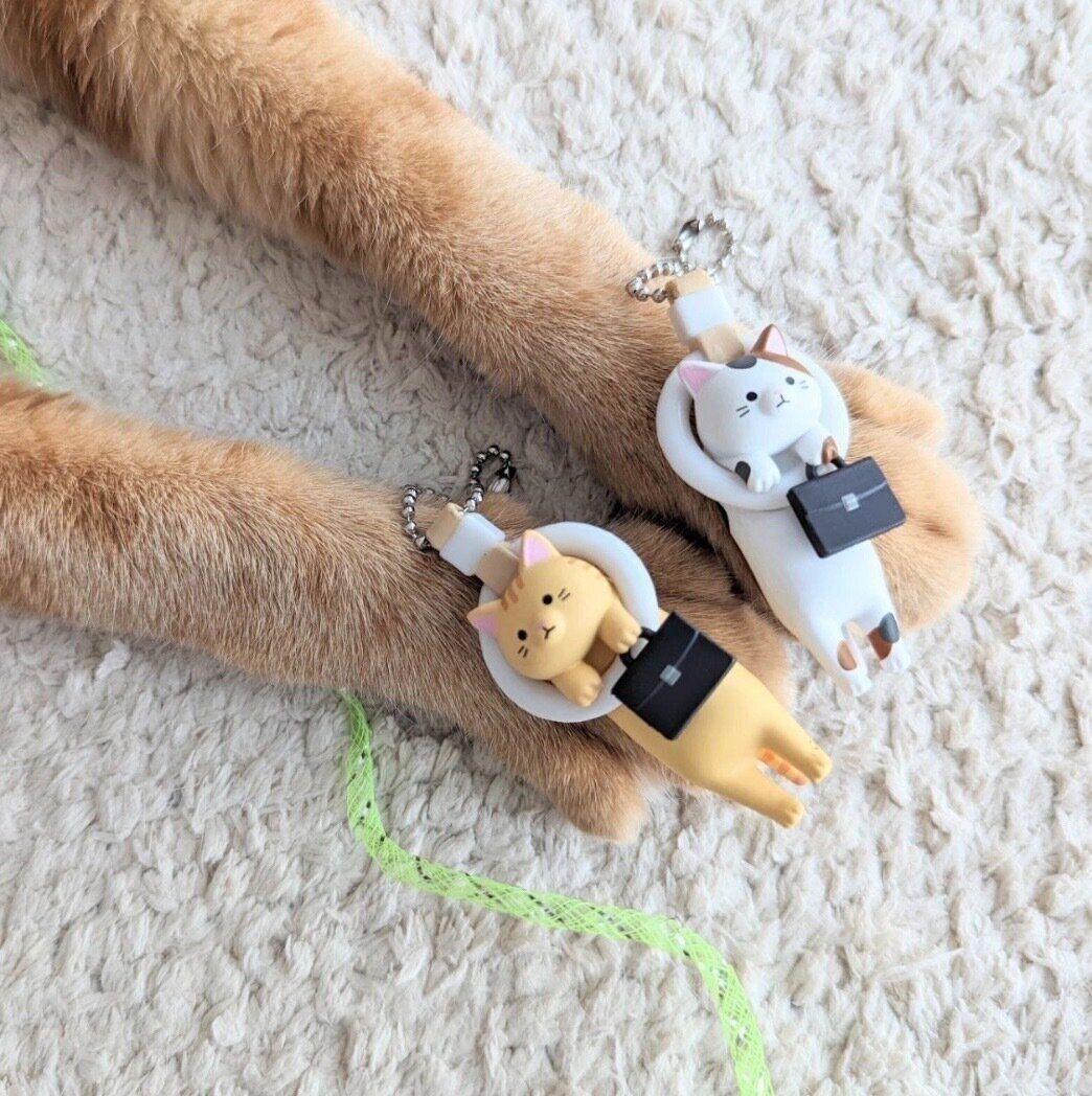 カプセルトイ「通勤ねこ　マスコットボールチェーン」