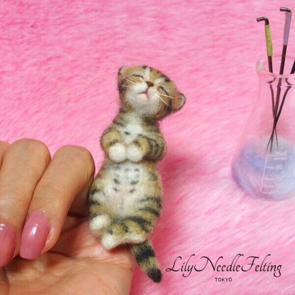 Lilyさんの猫のニードルフェルト作品