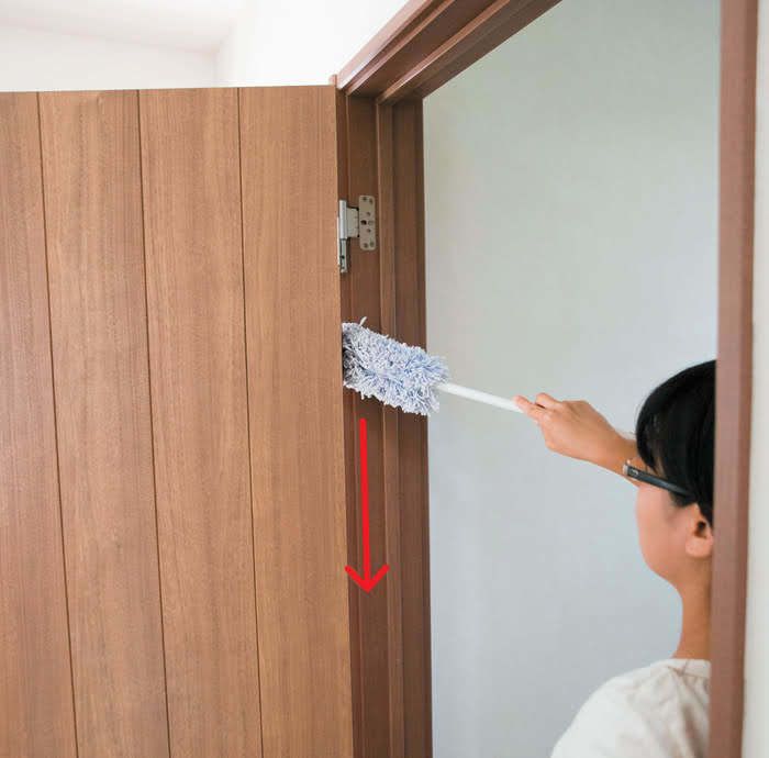 ドアのつなぎ目のホコリを絡めとる