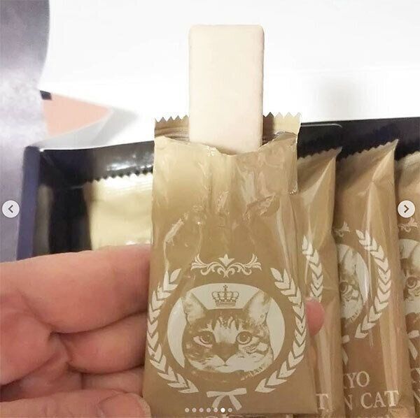 「TOKYO CROWN CAT」のロイヤルミルクティーウエハース