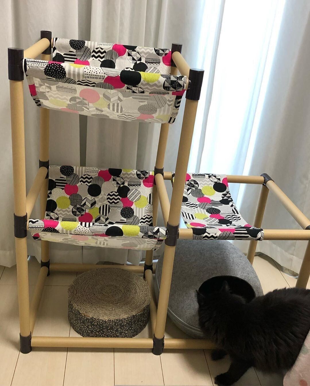 クラフトハンモック　完成　黒猫