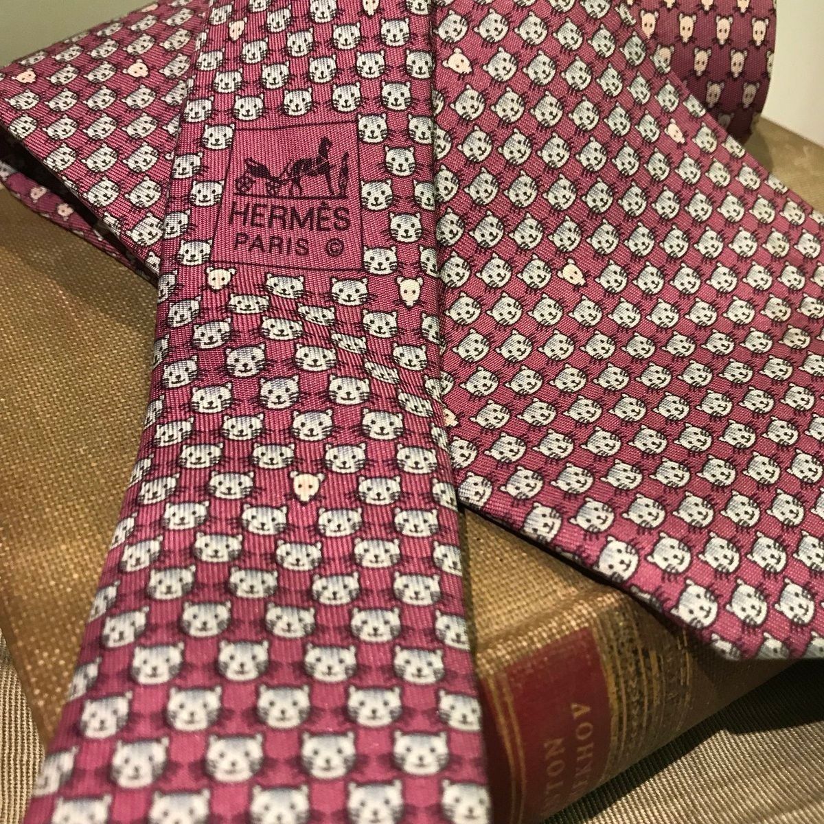 HERMÈSのネクタイ