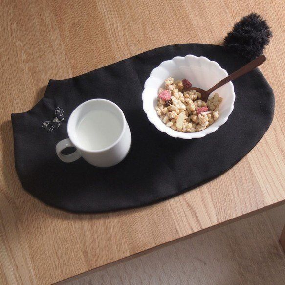 ファーしっぽの帆布黒猫ランチョン