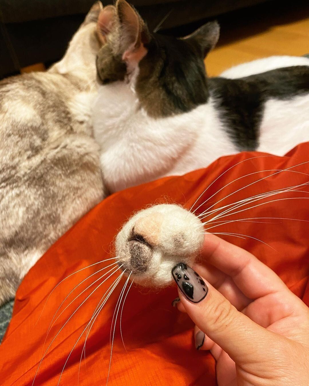 羊毛フェルトで作ったひげ保管用のグッズ