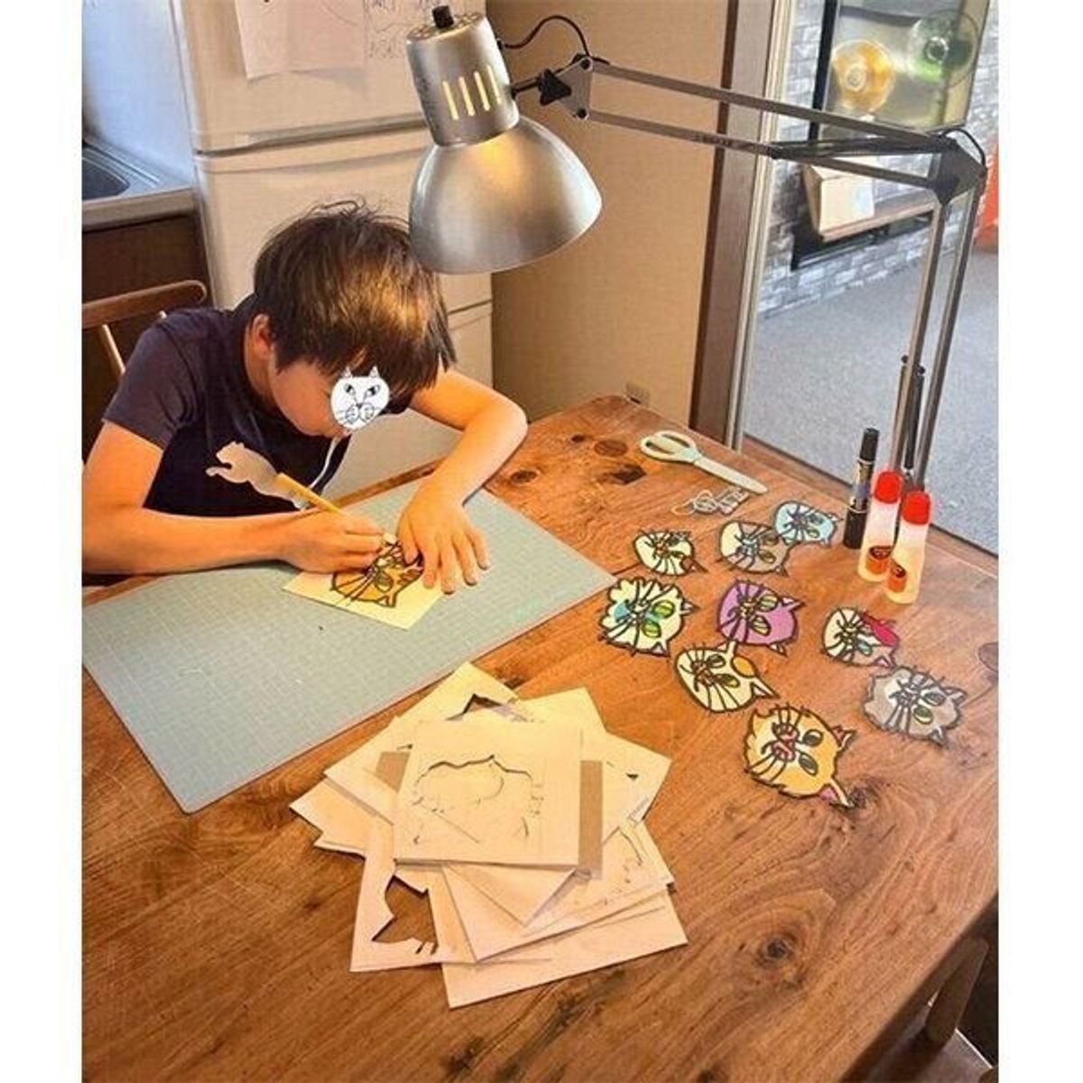 こんな猫と暮らしたい と 小学生が作った切り絵アートが話題に 制作の こだわり に脱帽 ねこのきもちweb Magazine こんな猫と暮らしたい と 小学生が作った切り絵アートが話題に 制作の こだわり に脱帽 ねこのきもちweb Magazine