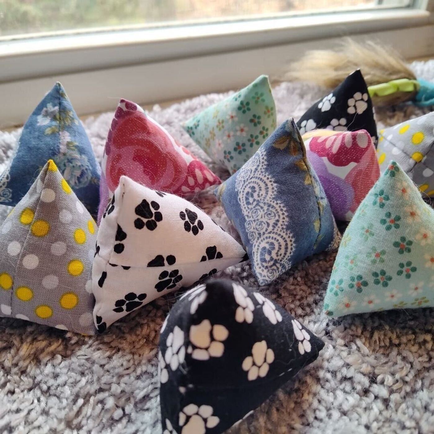 インスタで見つけた手作り猫おもちゃ 猫まきびし がかわいい ねこのきもちweb Magazine インスタで見つけた手作り猫おもちゃ 猫まきびし がかわいい ねこのきもちweb Magazine