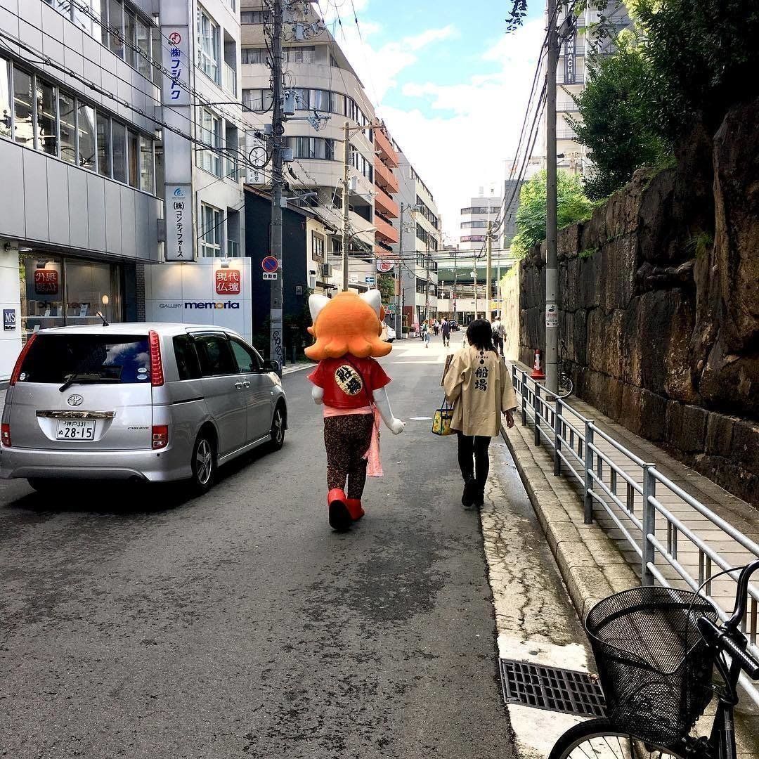 去っていく「船場リリィ」